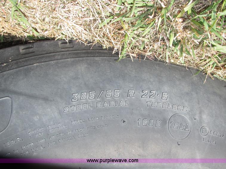 image for item G9914 1997 Ledwell LW40ADC aluminum feed trailer