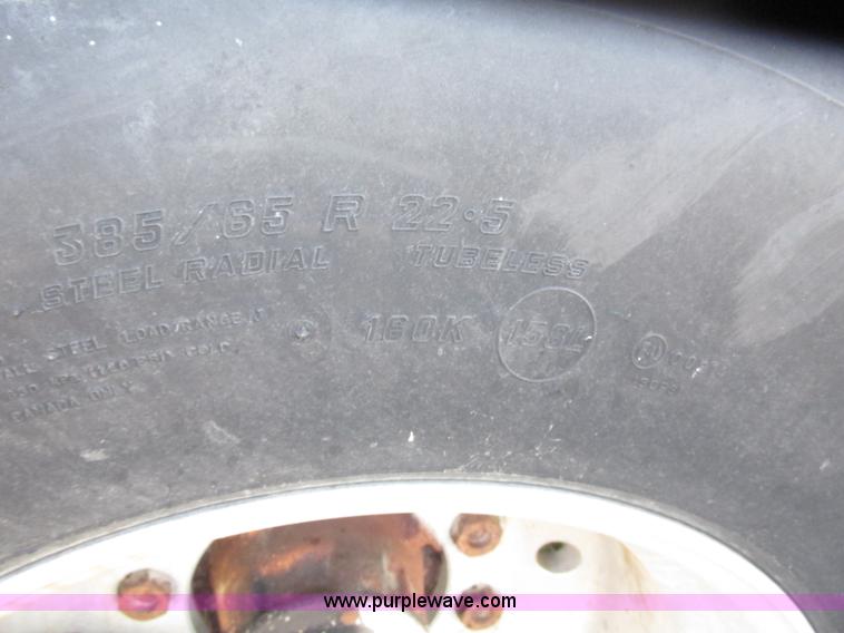 image for item G9914 1997 Ledwell LW40ADC aluminum feed trailer