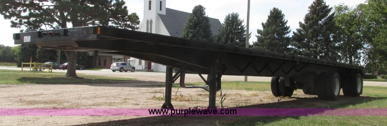 image for item G9928 1990 Fruehauf PBAT2W48 flatbed trailer
