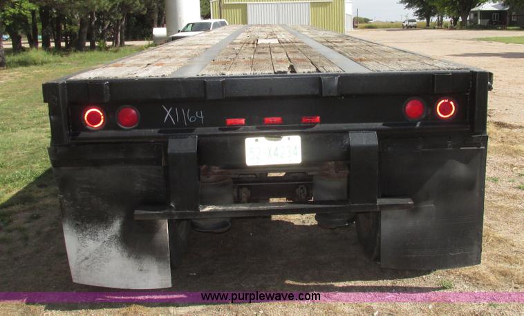 image for item G9928 1990 Fruehauf PBAT2W48 flatbed trailer