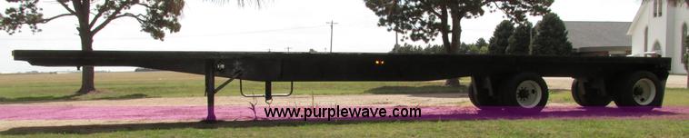 image for item G9928 1990 Fruehauf PBAT2W48 flatbed trailer