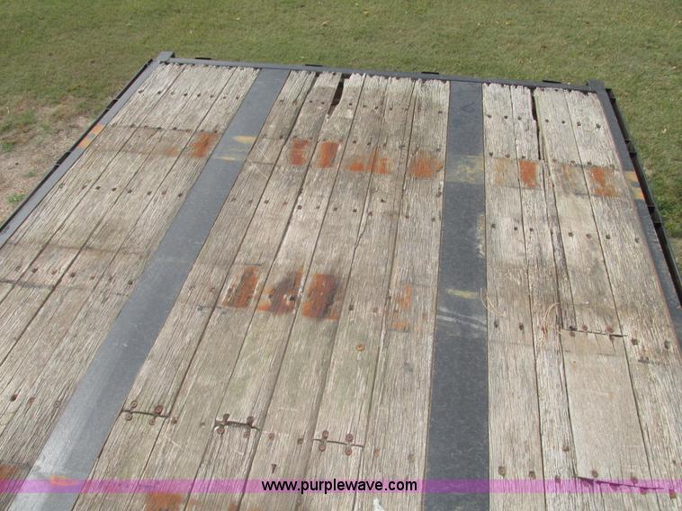 image for item G9928 1990 Fruehauf PBAT2W48 flatbed trailer