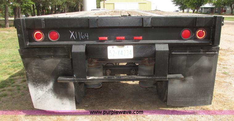 image for item G9928 1990 Fruehauf PBAT2W48 flatbed trailer