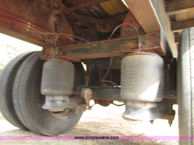 image for item G9928 1990 Fruehauf PBAT2W48 flatbed trailer