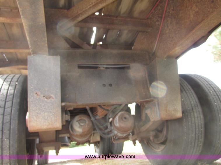 image for item G9928 1990 Fruehauf PBAT2W48 flatbed trailer