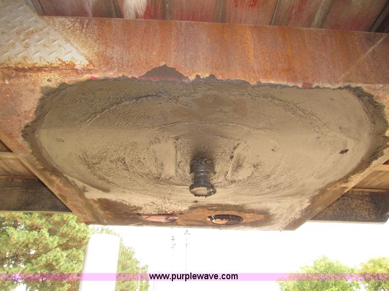 image for item G9928 1990 Fruehauf PBAT2W48 flatbed trailer