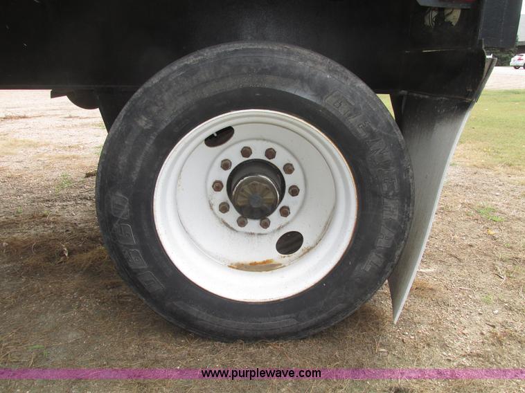 image for item G9928 1990 Fruehauf PBAT2W48 flatbed trailer