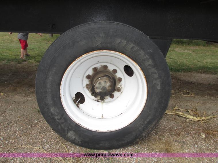 image for item G9928 1990 Fruehauf PBAT2W48 flatbed trailer