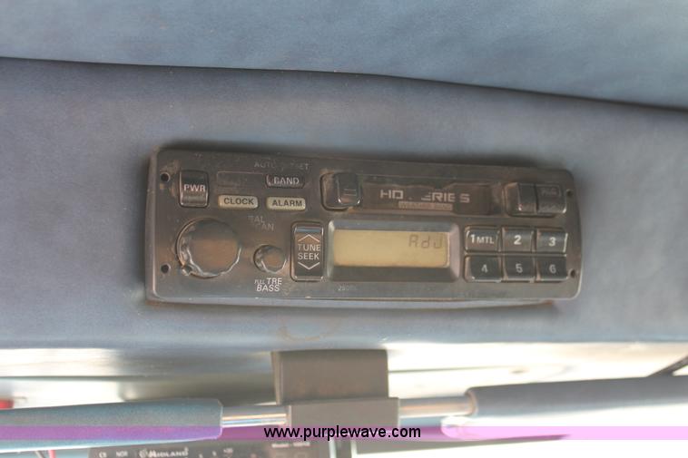 image for item H5542 2000 Peterbilt 379 semi truck