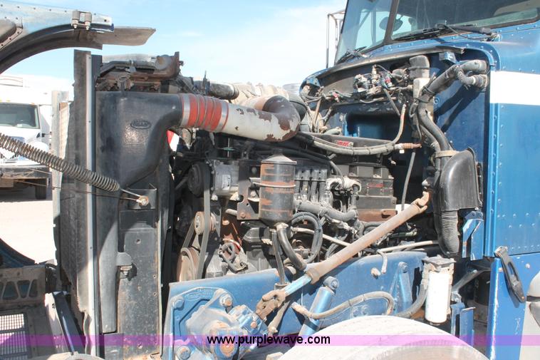 image for item H5542 2000 Peterbilt 379 semi truck