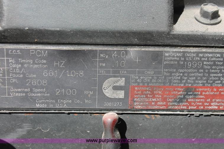 image for item H5542 2000 Peterbilt 379 semi truck