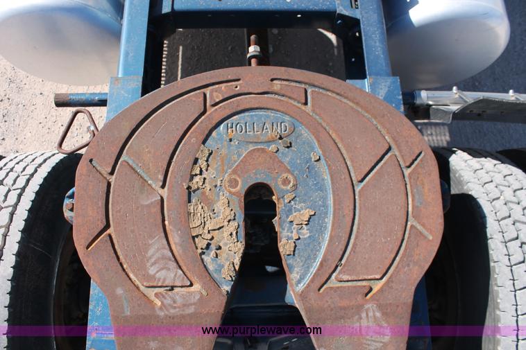 image for item H5542 2000 Peterbilt 379 semi truck