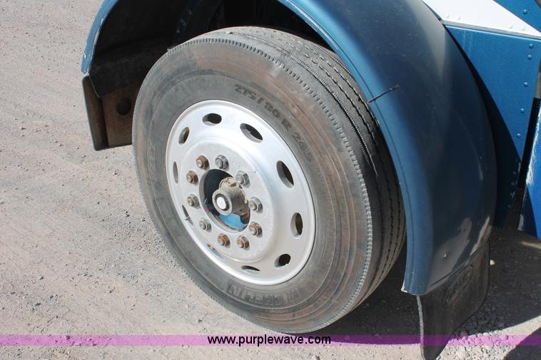 image for item H5542 2000 Peterbilt 379 semi truck