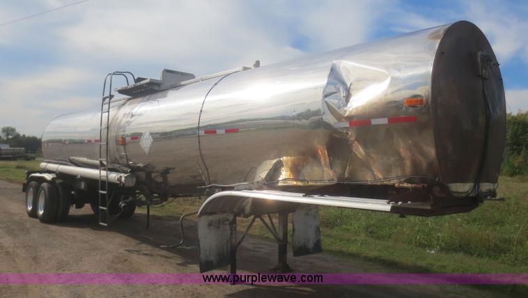 image for item I2192 1986 Acro stainless steel tank trailer