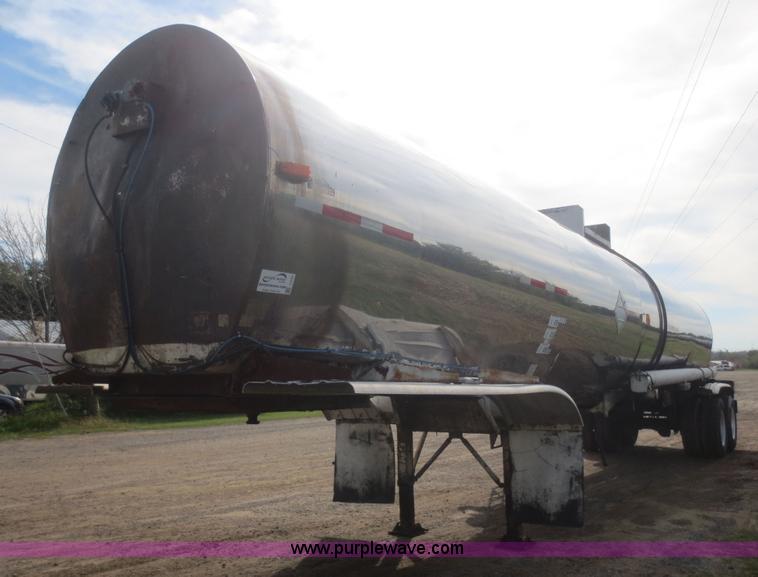 image for item I2192 1986 Acro stainless steel tank trailer
