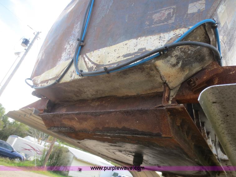 image for item I2192 1986 Acro stainless steel tank trailer