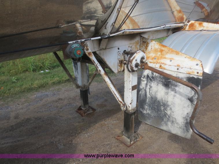 image for item I2192 1986 Acro stainless steel tank trailer