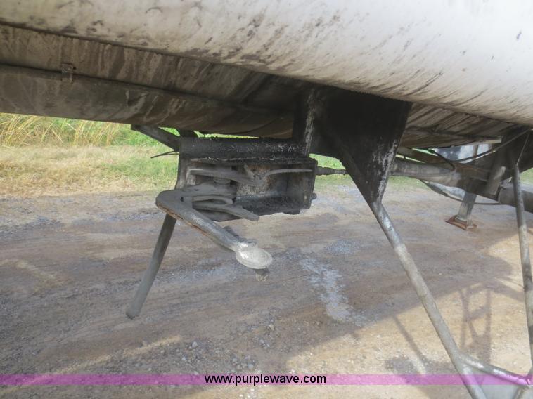 image for item I2192 1986 Acro stainless steel tank trailer