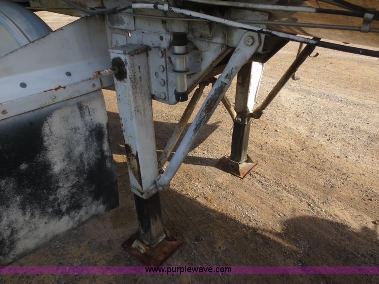 image for item I2192 1986 Acro stainless steel tank trailer