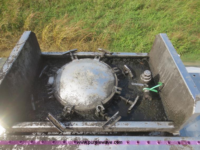 image for item I2192 1986 Acro stainless steel tank trailer