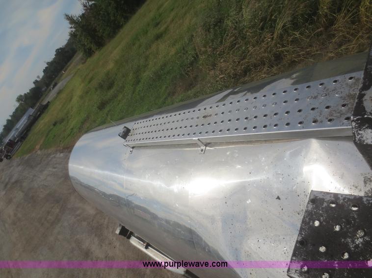 image for item I2192 1986 Acro stainless steel tank trailer