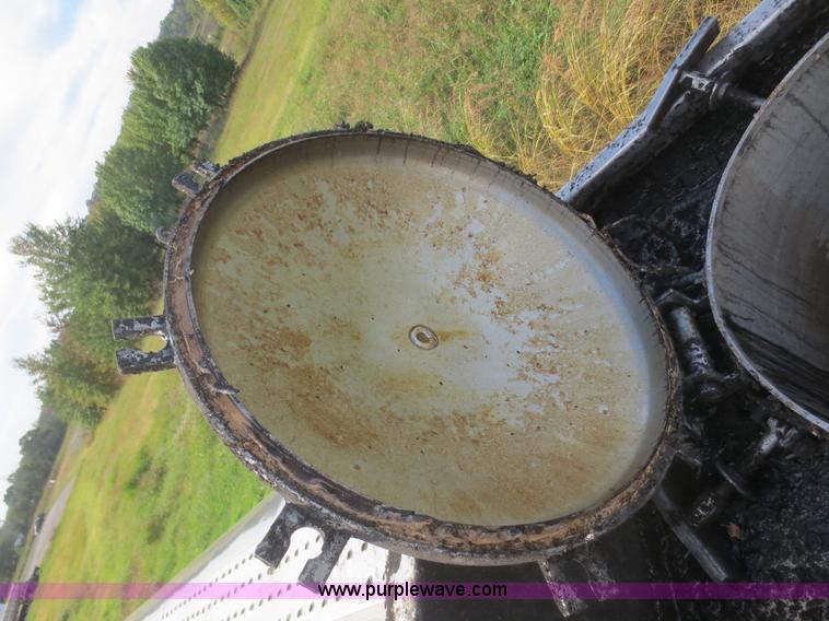 image for item I2192 1986 Acro stainless steel tank trailer