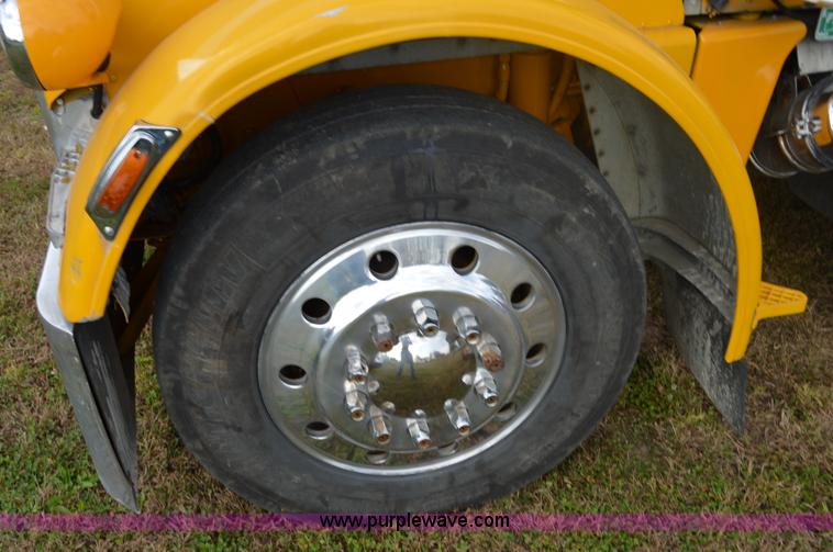 image for item I2956 1984 Peterbilt 359 semi truck