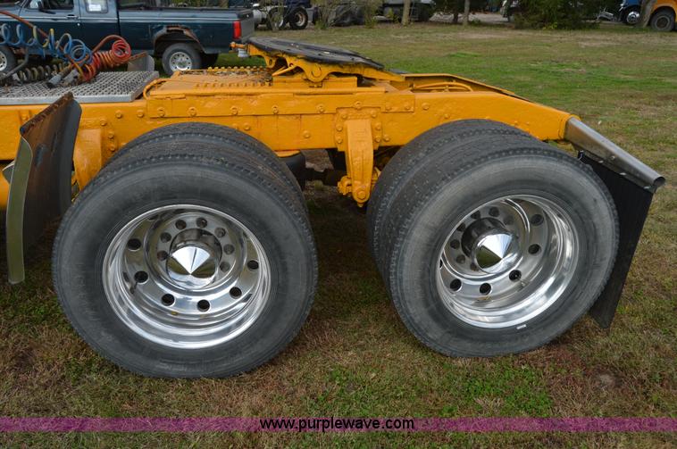 image for item I2956 1984 Peterbilt 359 semi truck