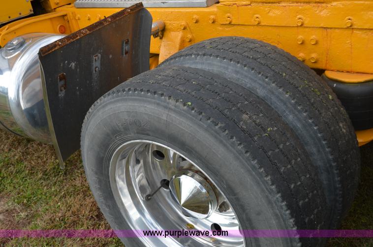 image for item I2956 1984 Peterbilt 359 semi truck