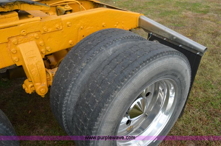 image for item I2956 1984 Peterbilt 359 semi truck