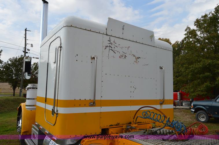 image for item I2956 1984 Peterbilt 359 semi truck
