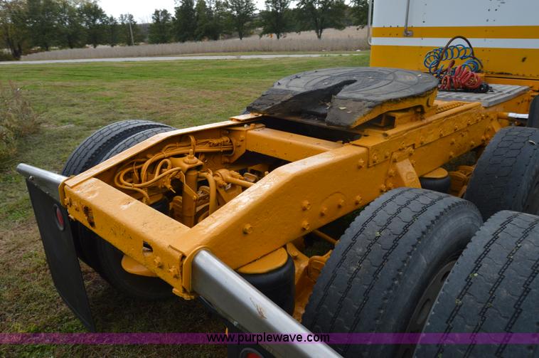 image for item I2956 1984 Peterbilt 359 semi truck