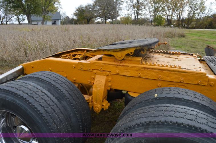 image for item I2956 1984 Peterbilt 359 semi truck