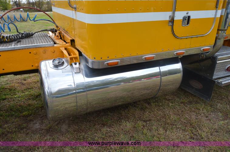 image for item I2956 1984 Peterbilt 359 semi truck
