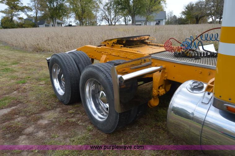 image for item I2956 1984 Peterbilt 359 semi truck