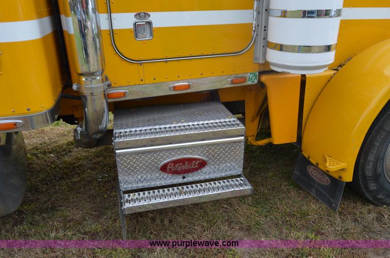image for item I2956 1984 Peterbilt 359 semi truck