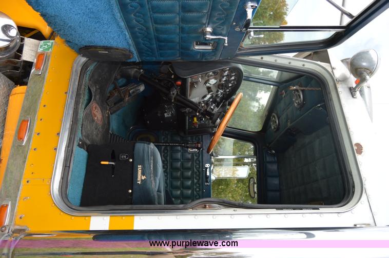 image for item I2956 1984 Peterbilt 359 semi truck