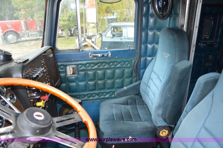 image for item I2956 1984 Peterbilt 359 semi truck