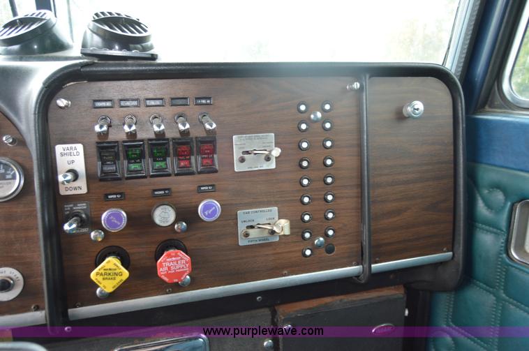 image for item I2956 1984 Peterbilt 359 semi truck