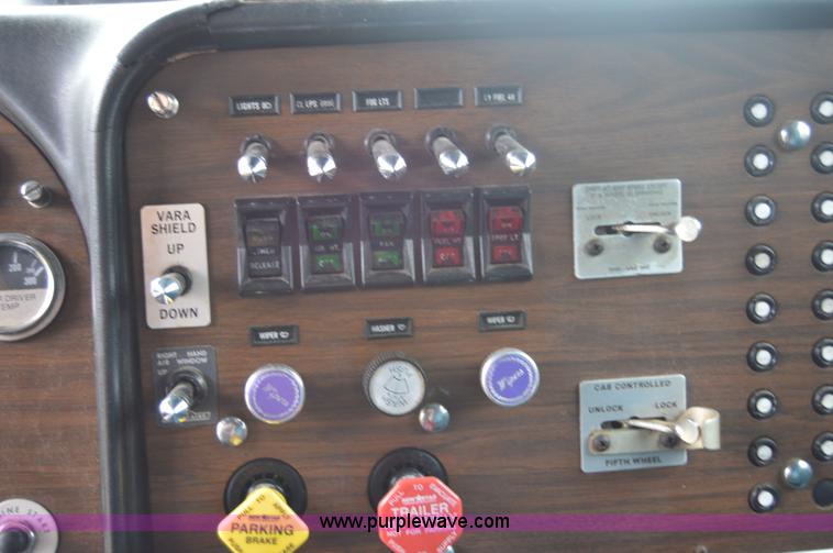 image for item I2956 1984 Peterbilt 359 semi truck