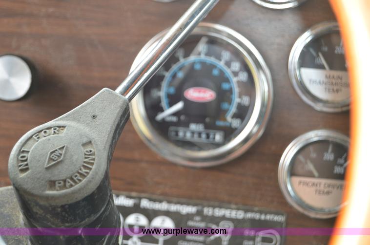 image for item I2956 1984 Peterbilt 359 semi truck