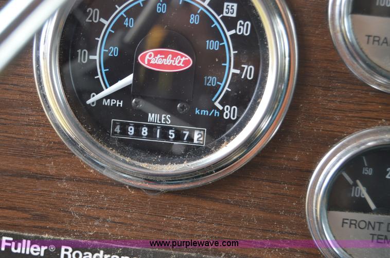 image for item I2956 1984 Peterbilt 359 semi truck