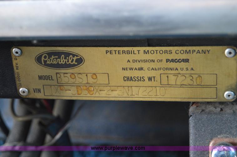 image for item I2956 1984 Peterbilt 359 semi truck