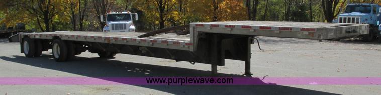 image for item I4123 1996 Wilson CFD-900 step deck trailer