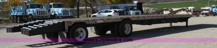 image for item I4123 1996 Wilson CFD-900 step deck trailer