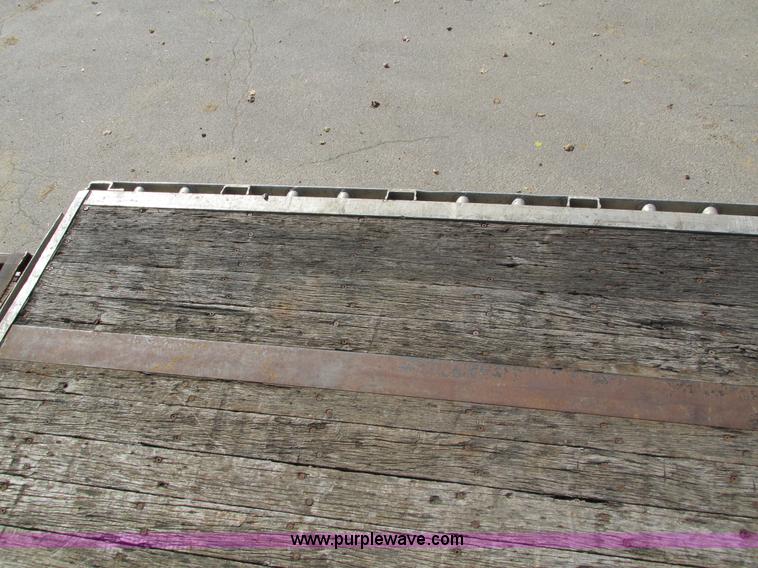 image for item I4123 1996 Wilson CFD-900 step deck trailer