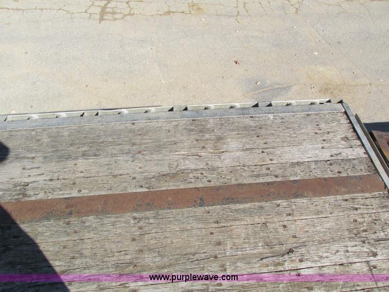 image for item I4123 1996 Wilson CFD-900 step deck trailer