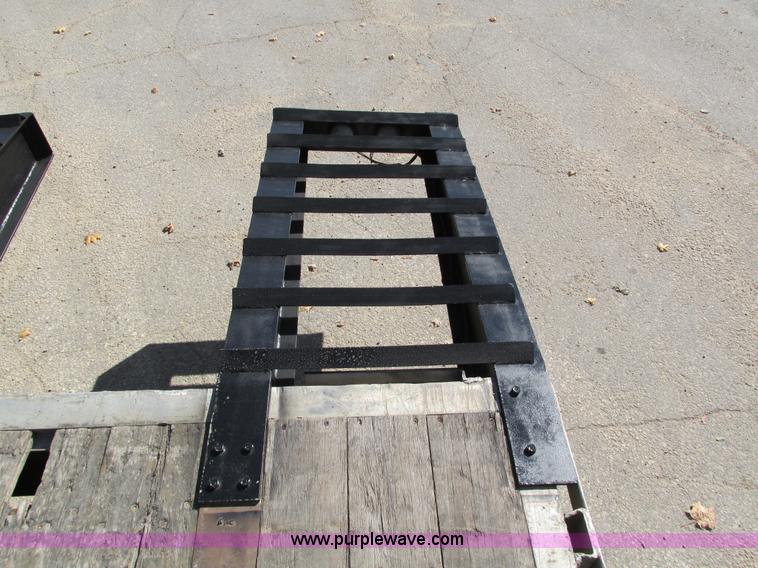 image for item I4123 1996 Wilson CFD-900 step deck trailer