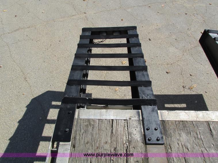 image for item I4123 1996 Wilson CFD-900 step deck trailer