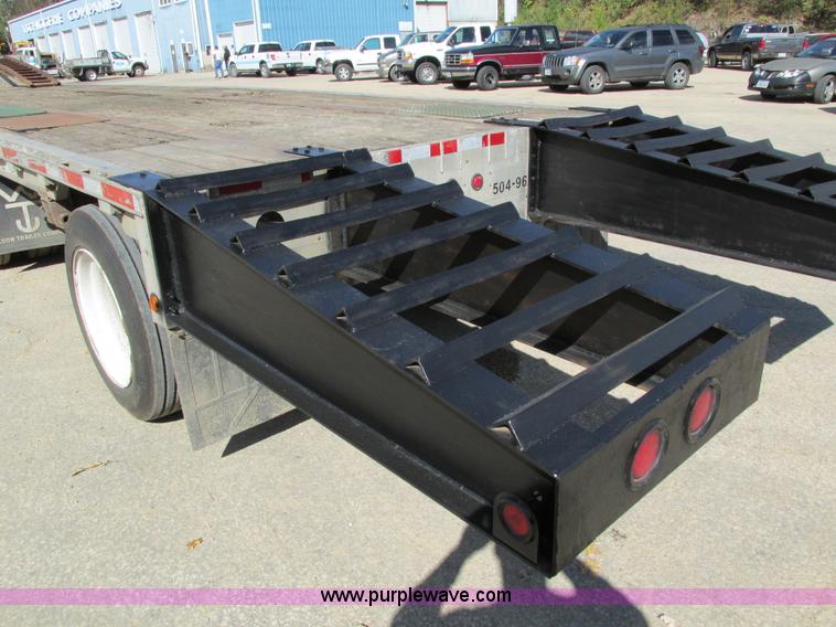 image for item I4123 1996 Wilson CFD-900 step deck trailer